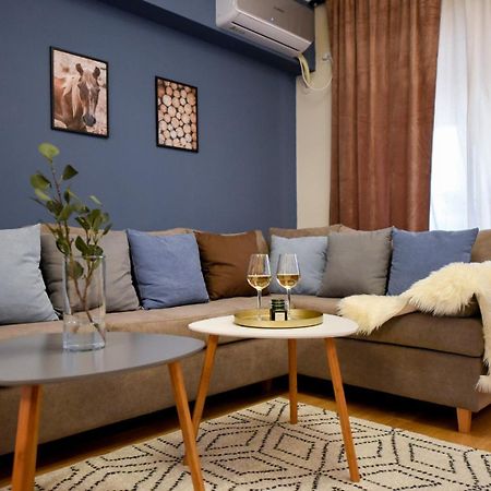 City Living At Its Best - Spacious 2 Bedroom Apartment On Calea Victoriei Bucureşti Exterior foto
