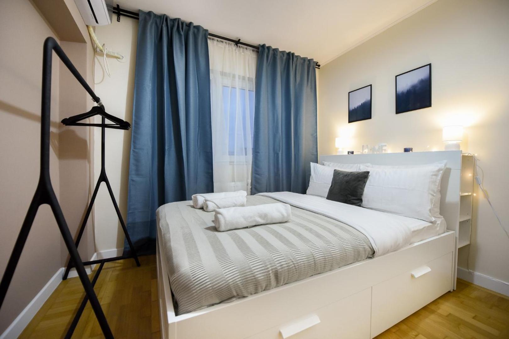 City Living At Its Best - Spacious 2 Bedroom Apartment On Calea Victoriei Bucureşti Exterior foto