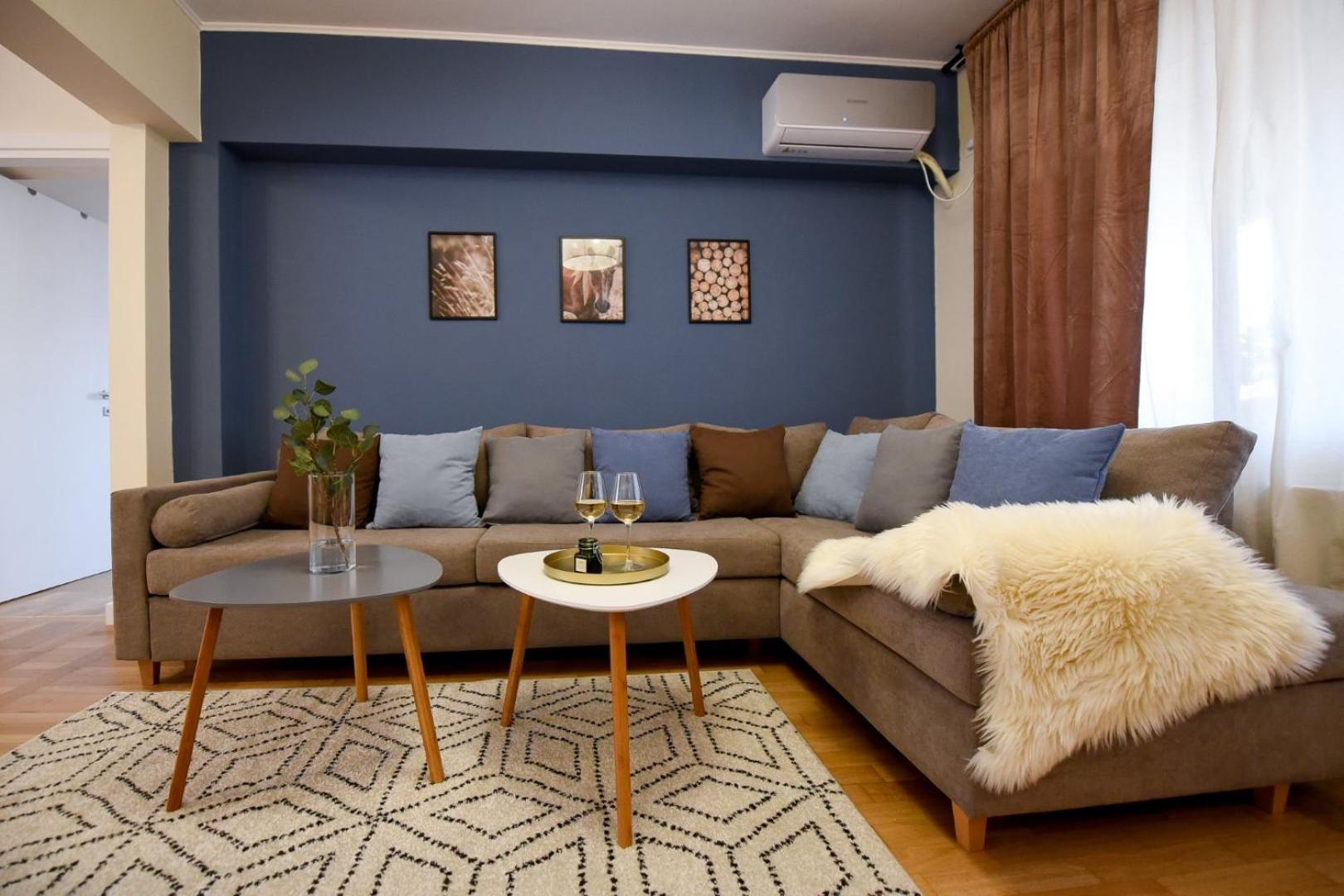 City Living At Its Best - Spacious 2 Bedroom Apartment On Calea Victoriei Bucureşti Exterior foto